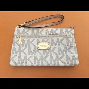 Michael Kors Wristlet